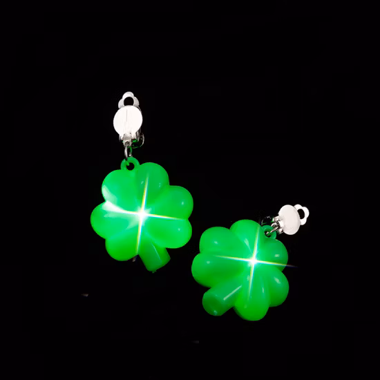Leuchtende LED-Kleeblatt-Ohrringe zum St. Patrick's Day, irische Kleeblatt-Ohrringe aus Kunststoff